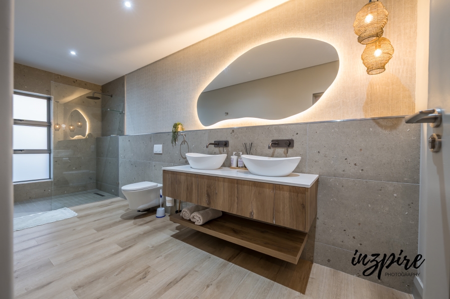 4 Bedroom Property for Sale in Glentana Western Cape